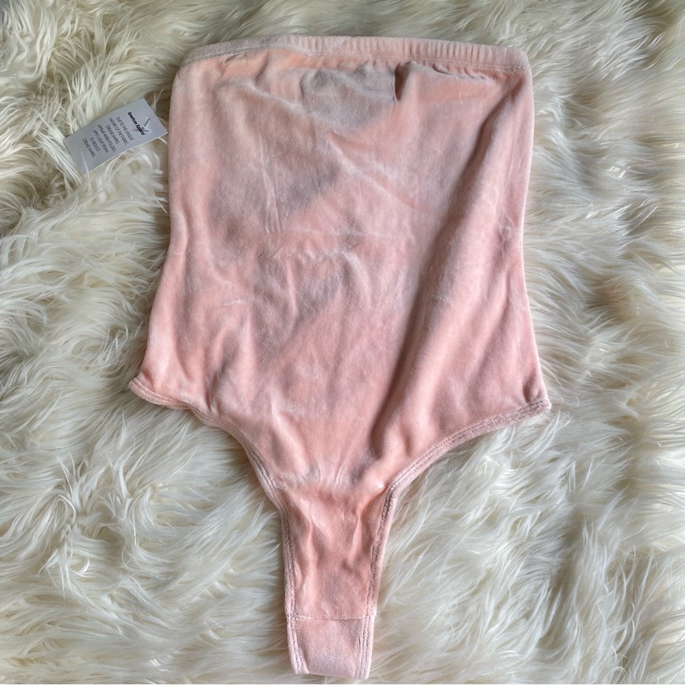 AMERICAN APPAREL Pink velour bodysuit